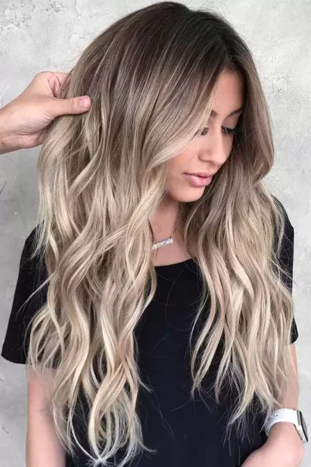 24 ایده جذاب رنگ موی بلوند تیره + (برای ظاهری لوکس و طبیعی) 5 dirty blonde hair styles brunette ombre e1761733643603
