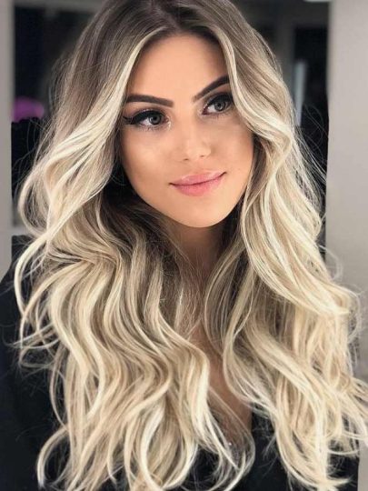 Hair highlights with contrasting colors e1762338081359